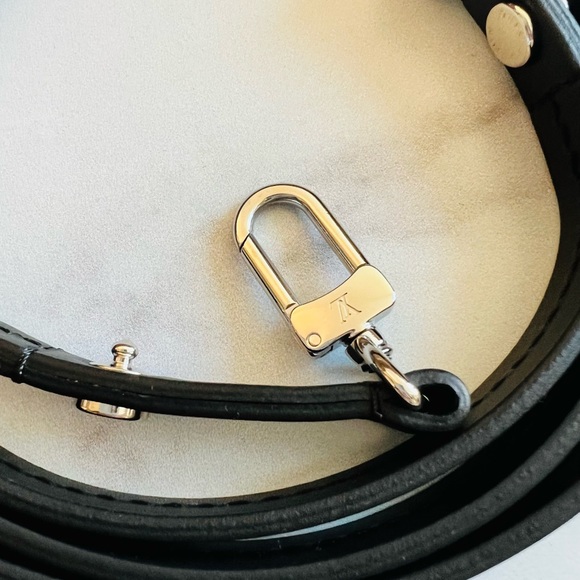 (Sold) Louis Vuitton Adjustable Leather Strap - New - Picture 4 of 6
